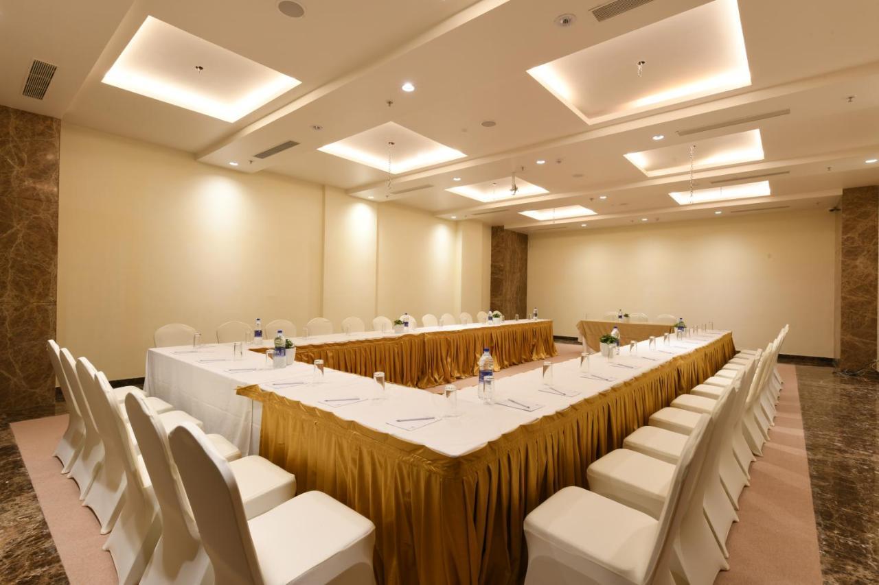 Hotel Harsha The Fern Shivamogga Esterno foto