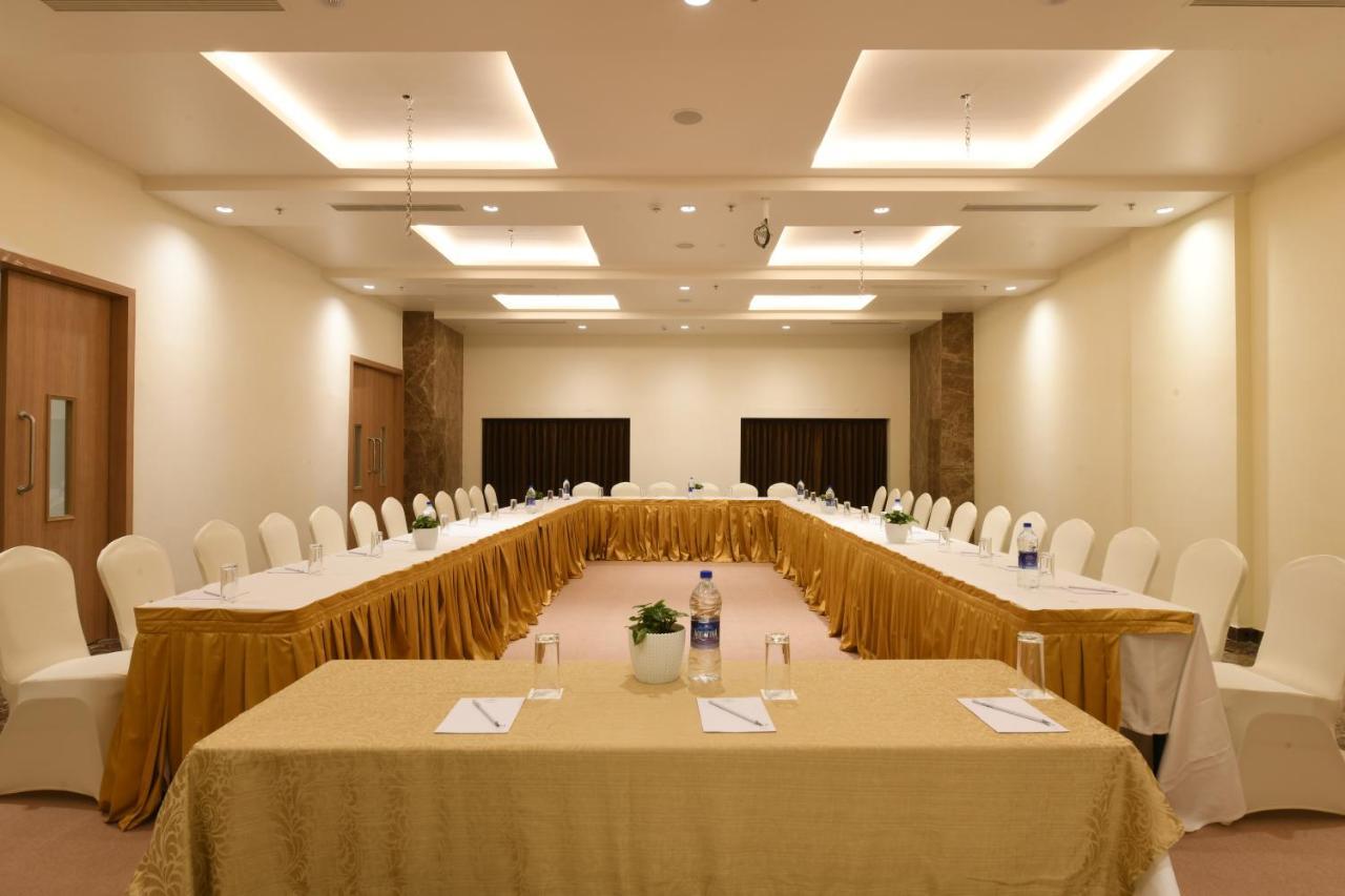 Hotel Harsha The Fern Shivamogga Esterno foto